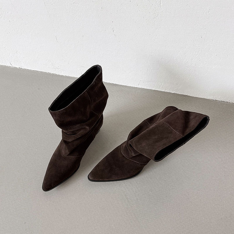 Delia | Botines de Piel de Media Caña
