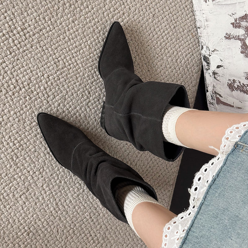Delia | Botines de Piel de Media Caña