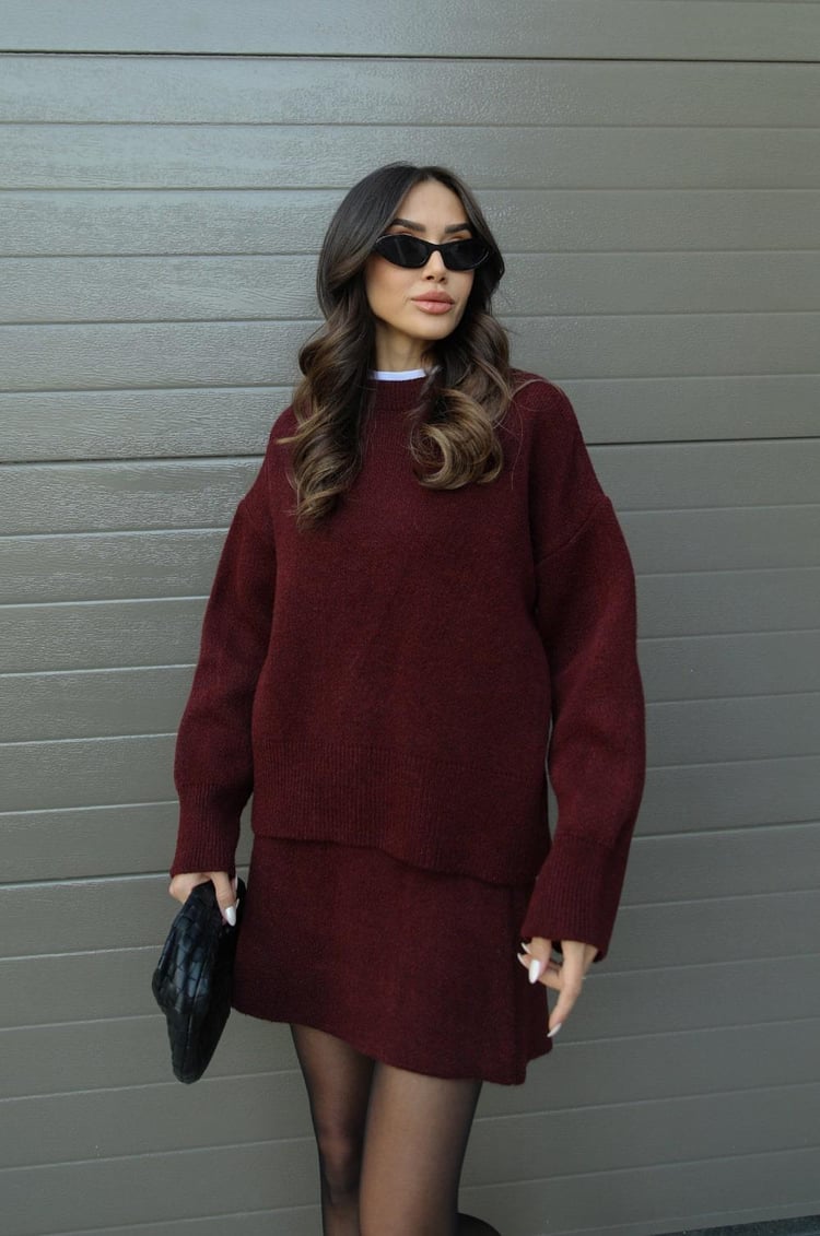 Conjunto de jersey y falda de punto