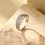 Anillo elegante con piedras preciosas Lucrecia
